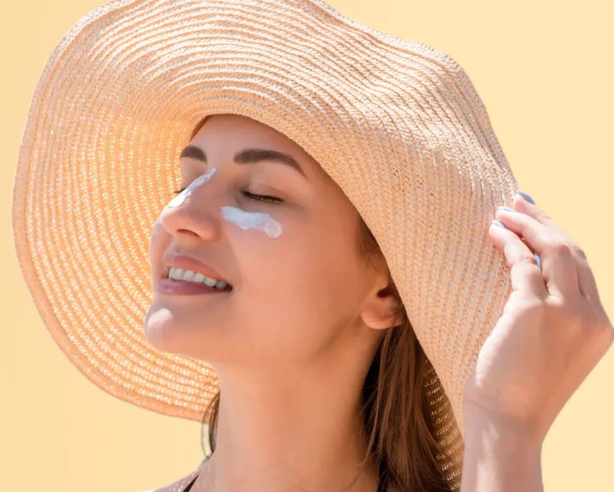 co nen dung retinol duong da mua he khong, kem ngoc trai den